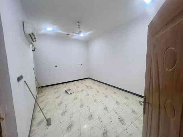 دار للايجار مساحة 150 متر 🏠
الموقع: حي الفرات – مجمع توحيد

مواصفات الدار:

الدار جديد ونظيف جدا

طابقين

الطابق الارضي يحتوي على:
• غرفتين نوم كبار
• صالة كبيرة
• مطبخ
• مجمع صحيات داخلي وخارجي
• حديقة
• كراج

للأستفسار الاتصال ☎
 ***********
 ***********
📍 مكتب البروج المشيدة للعقار
حي الفرات شارع الصب من جهة التسفيرات 
نستقبل جميع العروض (بيع – شراء – رهن – إيجار)
