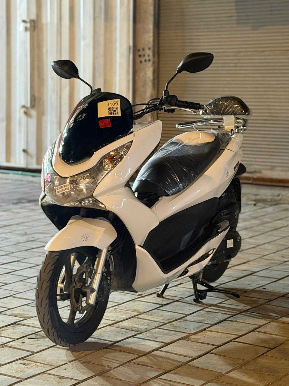 سلام عليكم....
دراجة (PSX)...(جيل الاول) ياباني🇯🇵 رمبة
🛵للبيع  ماشية (57)
دراجة شلعه معدل كهربائيات كلهه شغاله 
دراجة جديده  بلادية
أي نقص مابيهة
جيب فيتر وتعال افحص
العنوان بغداد مدينه الصدر قرب مطعم ليمونة🍋 الاستفسار الاتصال على الرقم 📞 ***********
