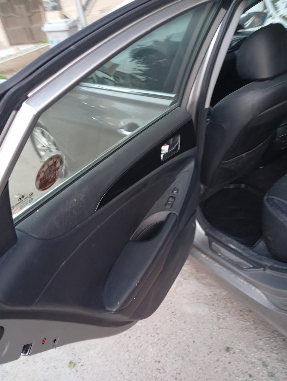 سلام عليكم سوناتا2014
سياره جاهزه على اخر حبايه
فول مواصفات عدا الفتحه بصمه وشاشه
وكشنات جلد  وكهربائيه تخم تاير جديد
صدر جديد سياره كامله بالعافيه على الياخذهه
السعر 82 وبيهه مجال
***********
