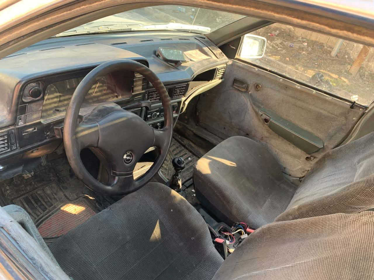 كاديت للبيع محرك كير شرط 
رقم نينوى اخضر شرط التحويل السعر 10 وبيها مجال
مكان السياره موصل الأيسر 
‏‪***********‬‏
