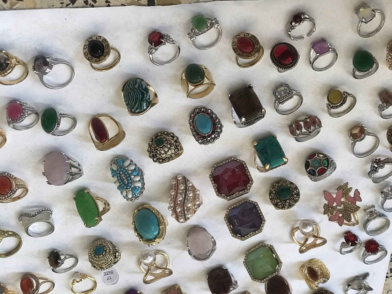 محابس بهالجمال قطعه ٢ و٣ و٤ فقط
عندي توصيل 🚚 
المكان بغداد


**إذا كنت صاحب هذا الإعلان وتريد حذفه لأي سبب، رجاءا أرسل رسالة إلى الدعم الفني**