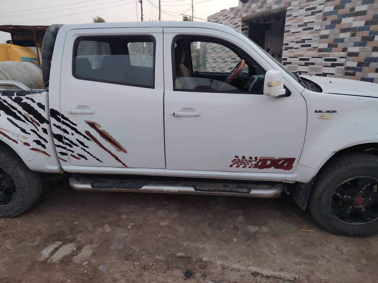 سياره للبيع تاته موديل 14نضيفه جاهزه محرك جديد حداديه كير تبريد تحويل مباشرسعر 60وبيهه مجال محافضة ميسان المجر الكبير  استفسار ***********
