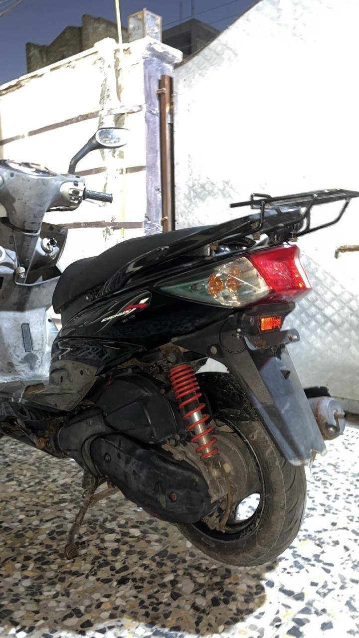 السلام عليكم 
دراجه  سكنس نوزل نضافه كدام عينك  الدراجه كامله مكمله 
السعرر 750 الف وبيهه مجال ***********
