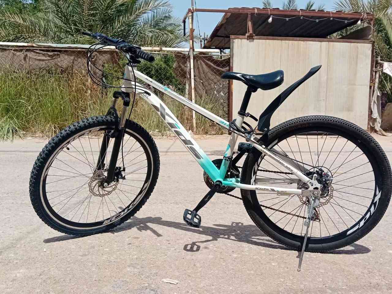 سلام عليكم بايسكل ابو الدبلات 26 حجمه سعره 130 حيل نظيف (***********)
