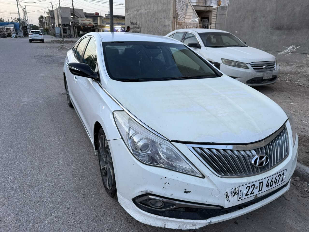 ازيرا موديل 2015 للبيع
فول مواصفات باستثناء فتحة السقف
المكينة 6 سلندر 3300 
بصمة تشغيل
بصمة ابواب
كشنات جلد تدفئة وتبريد 
قطعتين تبريد 
مري شفط
كاميرة خلفية
حساس ولدات امامي وخلفي 
ويل كب 19 كروم
سيارة نشطة جدا گير ومحرك مكفولات من الفتح
رقم انكليزي اربيل وهزة قبل شهر سويهتهه باسمي، يعني تحويل مباشر.
ماشية 113 الف، وبيها ثلاثة قطع صبغ البنيد والجاملغ وباب السايق، ونفس القطع صبغهن شويه جارد ومحسوب حساب تجديد صبغهن بالسعر
تبريد ماشاءالله، حدادية وتايرات كله جديد
سعرها  النهائي النهائي 110، مكانها بغداد الدورة وهذا تليفوني لإي استفسار
***********

