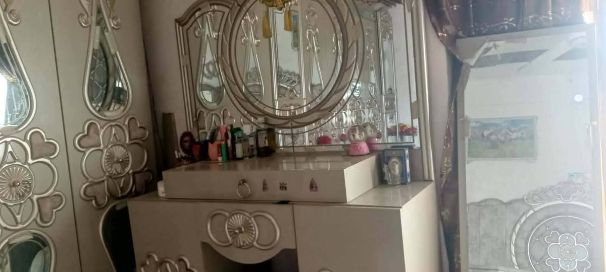 #مكلف_بالنشر 
غرفة اخشاب للبيع للاستفسار اتصال على رقم صاحب الغرفه 
***********
