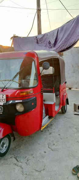 سلام عليكم تكتك موديل 2020/10/14 معمره بس دوسات سنوي ورقم نكليزي رايده 6400وبيه مجال حك.الجي مكاني جسر ديالى الجديد ***********
