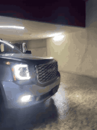 السلام عليكم 
للبيع جمسي يوكن دنلي 2015 خليجي 7راكب شاشه قاصه صندوق كهرباء تبريد تلث قطع ويل كروم محرك خمسه وتلثميه ثمانيه سلندر السياره مابيها ضربه بس بوارد باماكن محدده تدفئه ستيرن كشنات خزن ميمري رقم انكليزي جديد السياره بأسمي تحويل ثاني يوم  للاستفسار *********** 
***********
