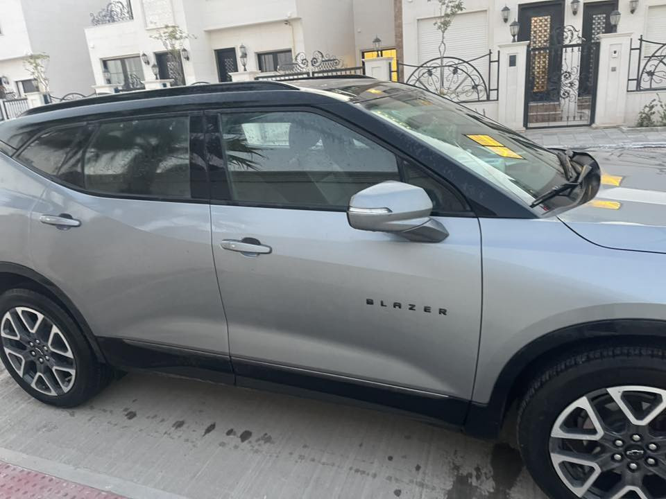 حجم المحرك V6 سلندر (3.6L)

عداد المسافة  9000 تقريبا اخت الزيرو

بانوراما

بصمة تشغيل

بصمة 4 ابواب

(Remote Start) تشغيل عن بعد

صندوق شفط كهربائي

كشنات جلد

كشنات امامي تدفئة + تبريد

كشنات خلفي تدفئة

استيرن تدفئة

دشبول ديجيتال

Wireless شاحن موبايل

رادار امامي (تحديد مسار)

رادار جانبي (نقاط عمياء)

رادار خلفي (تحذير من الاصطدام)

شاشة كبيرة لمس

كاميرا

رادار 360

حساسات خلفية + كاميرا 4k + المرايه الوسط تصير كامره

Android Auto

Apple Car Play

مانع انزلاق+ABS

AUX+USB منافذ

Auto Start

Auto Stop

مثبت سرعة

تحكمات استيرن

هاند بريك بصمة

وبقية المواصفات المعروفة

الرقم ***********

حادثهه تاير خلفي فقط بدون صبغ بدون تبديل

المكان بغداد 

السعر : 270
