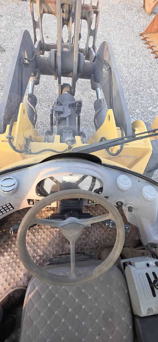 للبيع - بۆ فرۆشتن  دخول جدید بصرا
———————
شفل : VOLVO
حجم : L90D
مودیل :2001
—————————
بۆ زانیاری زیاتر پەیوەندی بکەن بەم ژمارە تەلەفۆنە 

***********
***********
