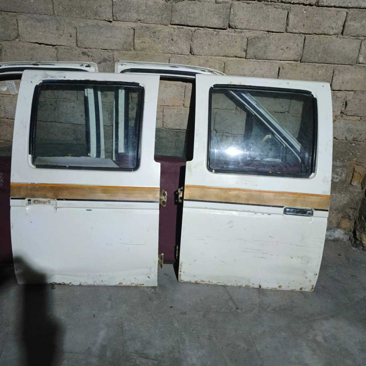 السلام عليكم بيبان سيارة نيسان للبيع 400 وبيهن مجال التواصل على 0782 988 4055
