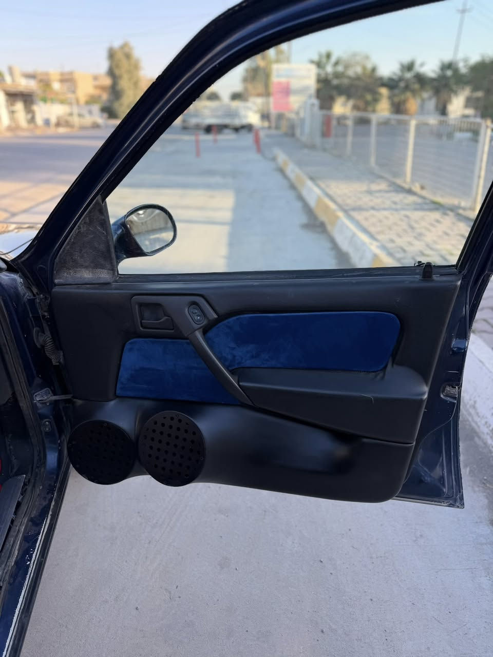 اوبل موديل ٩٣ بس جاملغ خلفي بدون دواخل علية سيستم صوت اربه ابواب سبورت كيج الكتروني اربع جامات كهربائي صدر جديد سياره اب اسمي سعره ٥٨ مجال *********** مكاني كركوك
