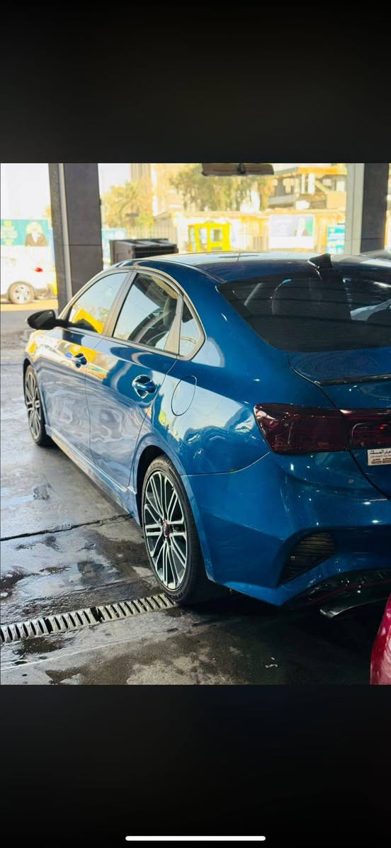 النوع :- كيا فورتي 2023
الفئه :- جي تي  لاين 
الوارد :- امريكي
رقم بغداد جديد تحويل 
العداد 52 الف mi 
اللون :- ازرق 
المحرك :-1600 ديربو 
فتحه 
بصمه 
لايت زينون بلادي 
رادار ٣٦٠ 
توقف ذاتي 
اشاطر مري 
رادار جانبي 
رادار خلفي 
وأردوا امامي 
سترين رياضي حرف D
ويل ١٨ 
بك لايت ليد
كشنات ختم جي تي وجلد ومخمل 
علما الكشن رياضي حضن 
شاشه كبيره 
شاحن واير ليس 
هند بريك بصمه 
اوتو هولد 
٣ انظمه
سماعات دمام 
اناره ترحيب 
بصمه ابواب 
السعر ١٥٥ وبيهة مجال
العنوان زيونة تقاطع ملعب الشعب ***********
