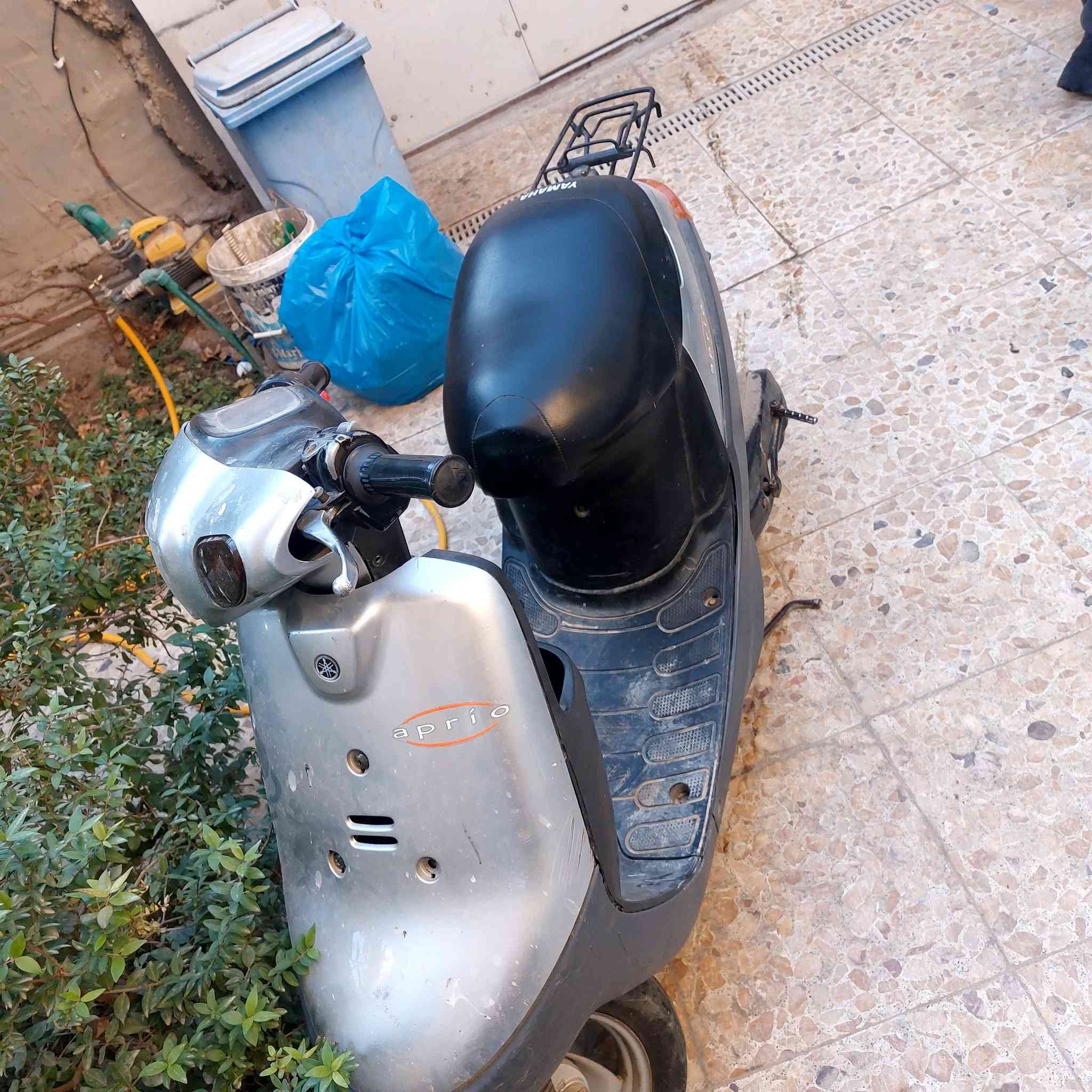 دراجه للبيع موديل 2003 
السعر 250 وبيه مجال 
الموقع حي السلام 
***********
