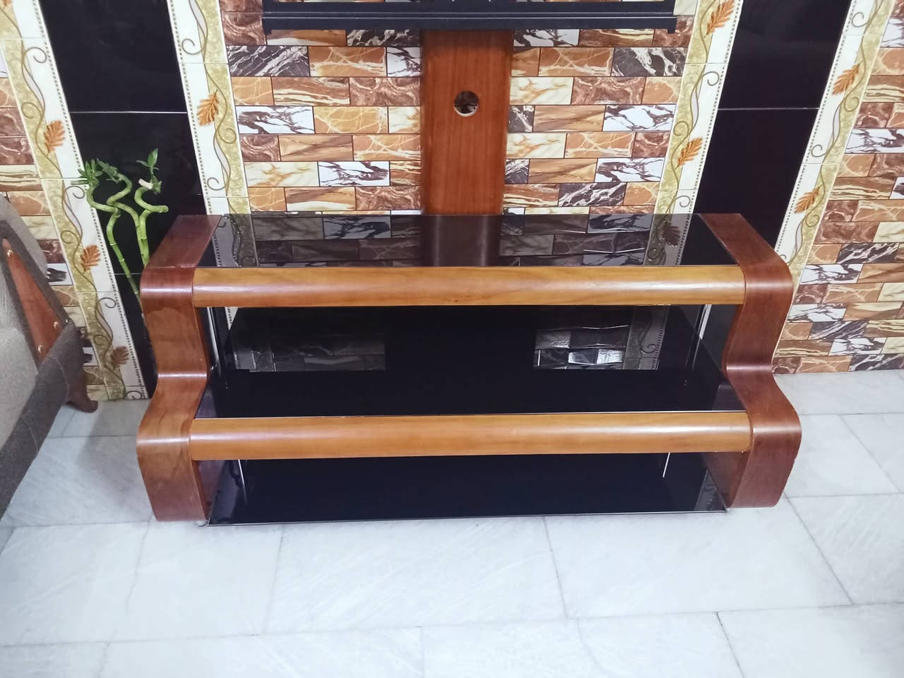 ميز للبيع مستعمل ما صار له هواي جديد السعر 65 وبي مجال  يراسل على هذا رقم ***********
