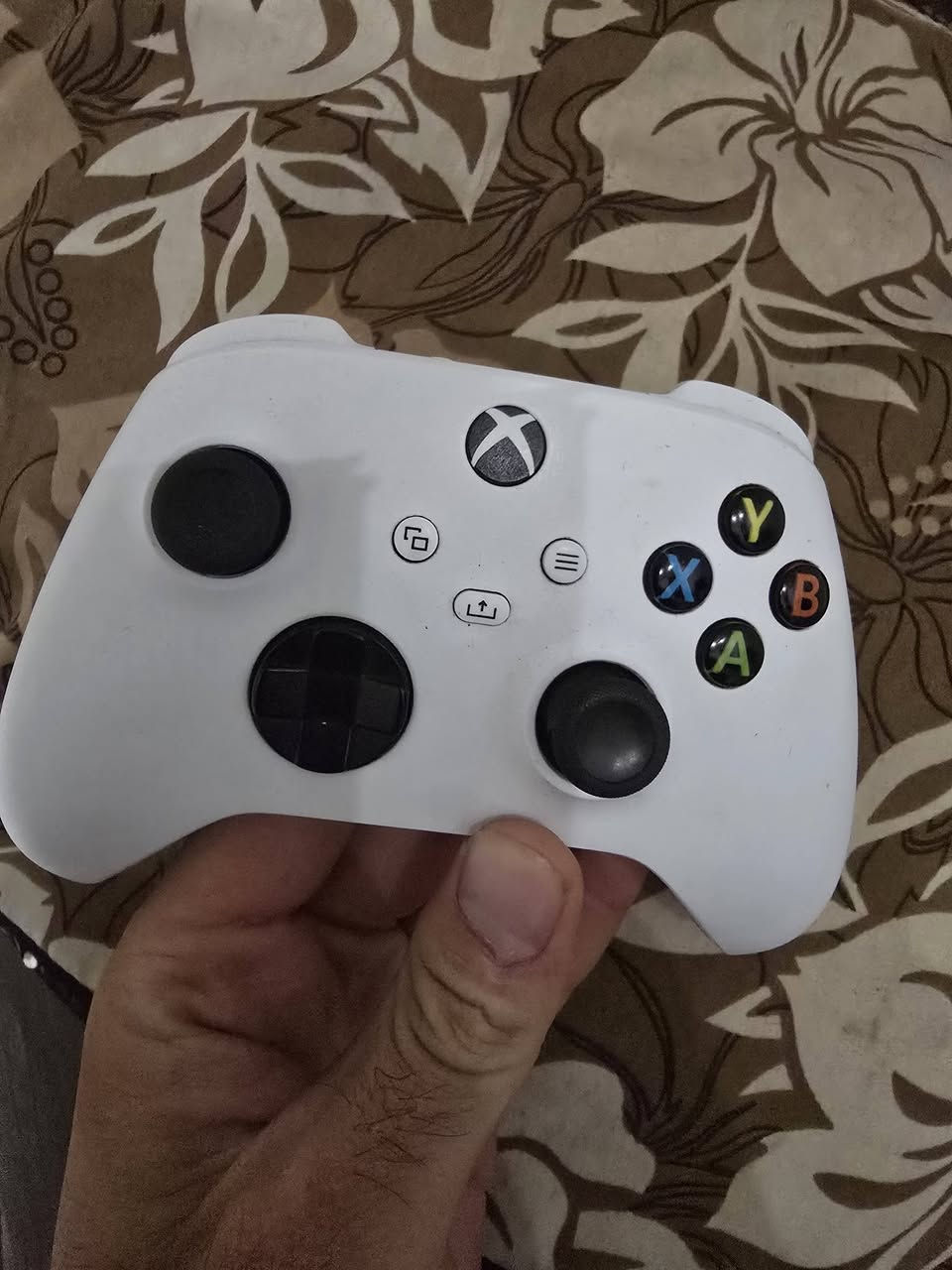 سلام عليكم 1x
نضيف جدا مفتوح لغرض التنضيف فقط 
مكفول من اي شي مع جويستك سريس ايضا مكفوله من التصليح ولفتح  مكتني شارع فلسطين بيع سريع 
١٦٥ الف توصيل موجود ***********
ويا كيم باص التميت شهرين
