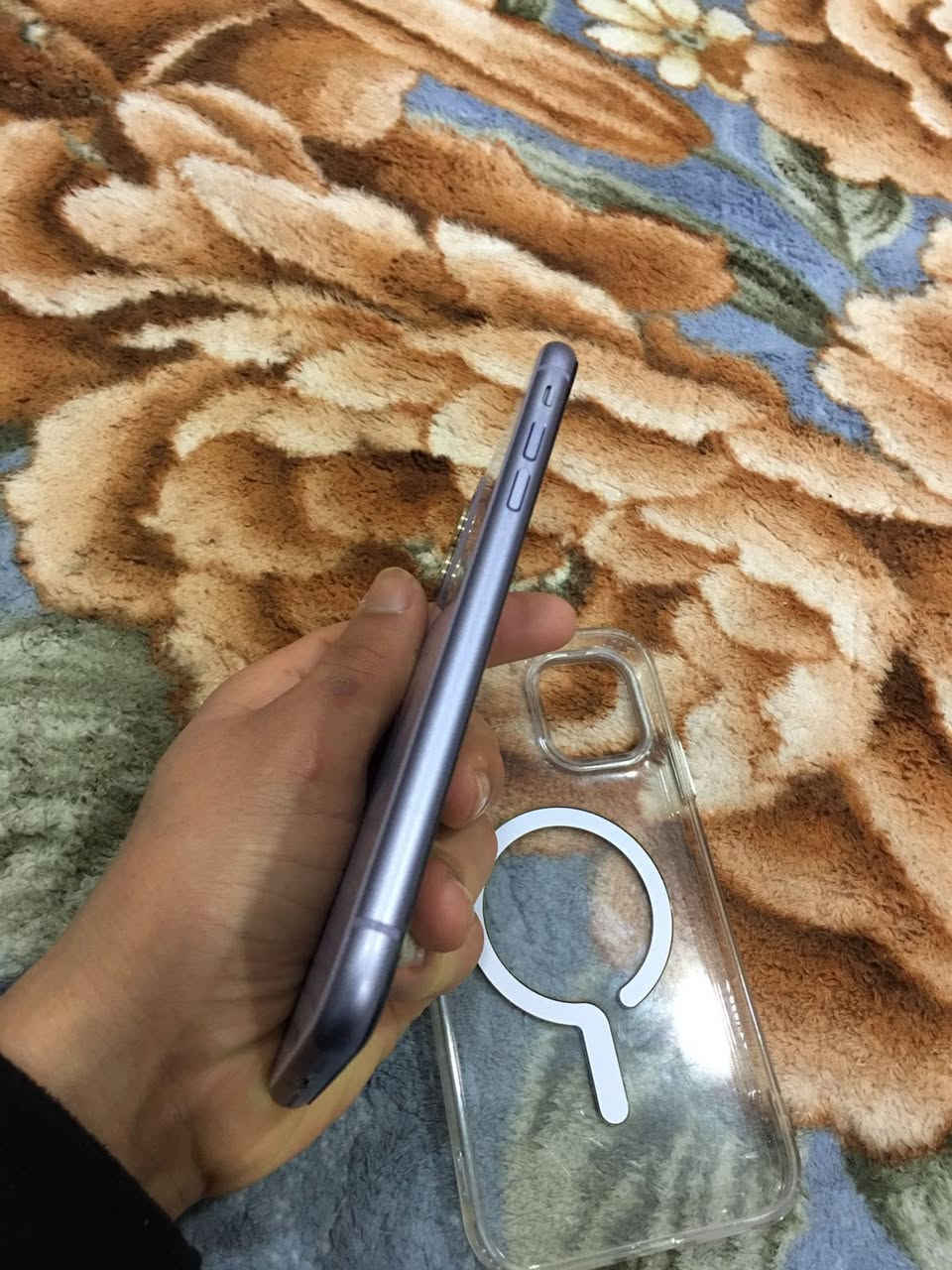 ايفون 11 عادي جهاز كلش نضيف
مساحه 64
بطاريه 71
مبدل فقط شاشا مال تفليش 
فيس ايدي شغال 
دكمه التعلي الصوت ما تشتغل فقط 
جهاز كلشي ما مبدل بي فقط
الشاشة مال تفليش 
سعر 190 مجال حك جيتك
متواجد فيس او اتصل ع رقم
*********** بي واتساب
