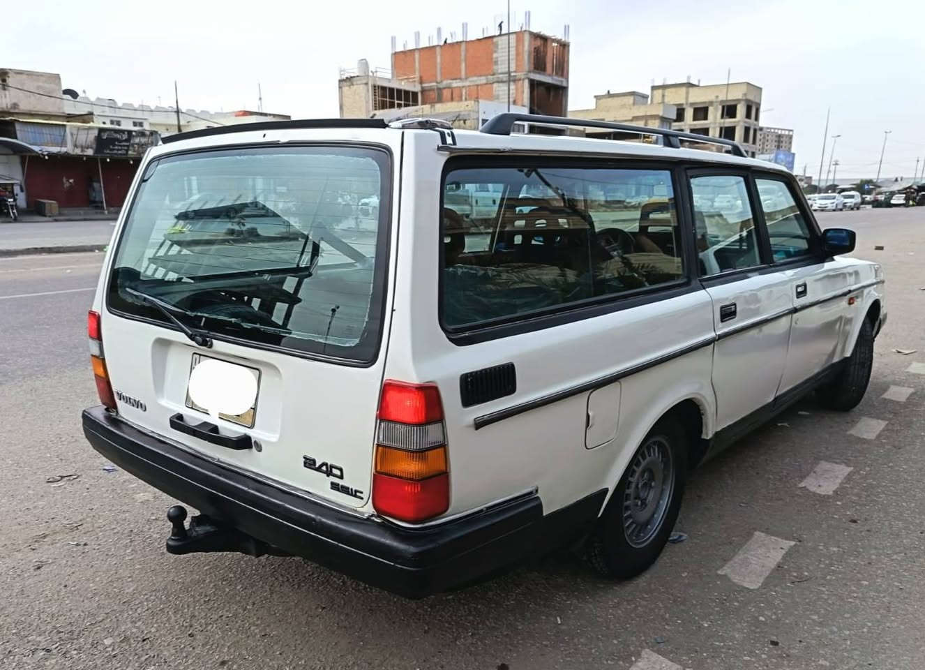 للبيع فالفو مديل ١٩٩١ رقم نجف الماني بأسم صديقي  مكينه ونجي تبريد شغال منظومه جديده شادها تايرات جدد باتري جديد  كامله من كلشي صبغ عام للجماليه  مكاني النجف حي الغري السعر ٥٨ بيها مجال غير متواجد على الفيس ... ***********
