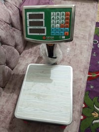 ميزان رقمي جديد استعمال ١٥ يوم فقط سعر ٥٠ وبي مجال 07828934955