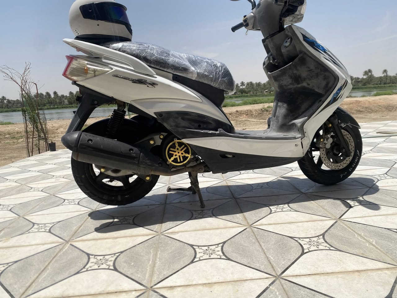 سلام عليكم دراجة سكنز فحل نوزل للبيع محرك نضيف وما مفتوح كفاله سعر خاص ***********
