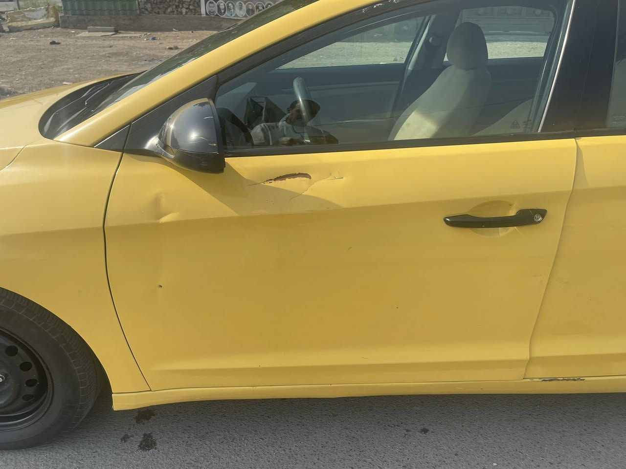 سلام عليكم شباب الانتره 2017 حادثه جاملغ وبنيد بدون دواخل السونار مرافق الصور وصور حادثه موجوده سياره نص فول كير مكينه مكفولات صدر تبريد جديد كله سياره خير من لله بس بيه ملاحضات كدامك بل صور سعرها 112وبيها مجال العنوان بغداد البلديات  رقم الهاتف ***********
