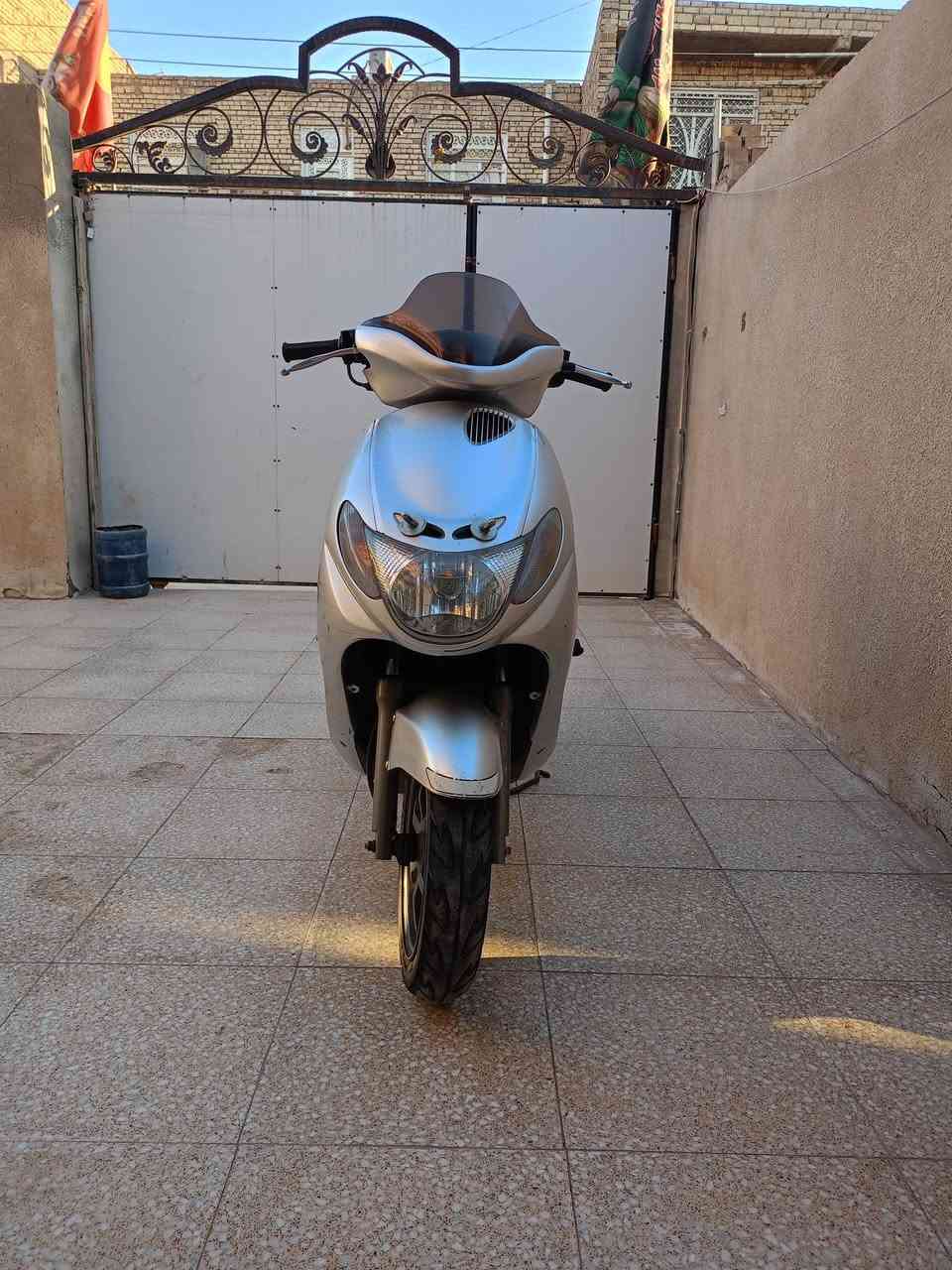 دراجة للبيع سوزوكي ادرس ياباني سرعة 100 صار سنة من طالعة من الرمبة شغالة.. بس المكينة كايمة عوزها تجفيت 
***********
