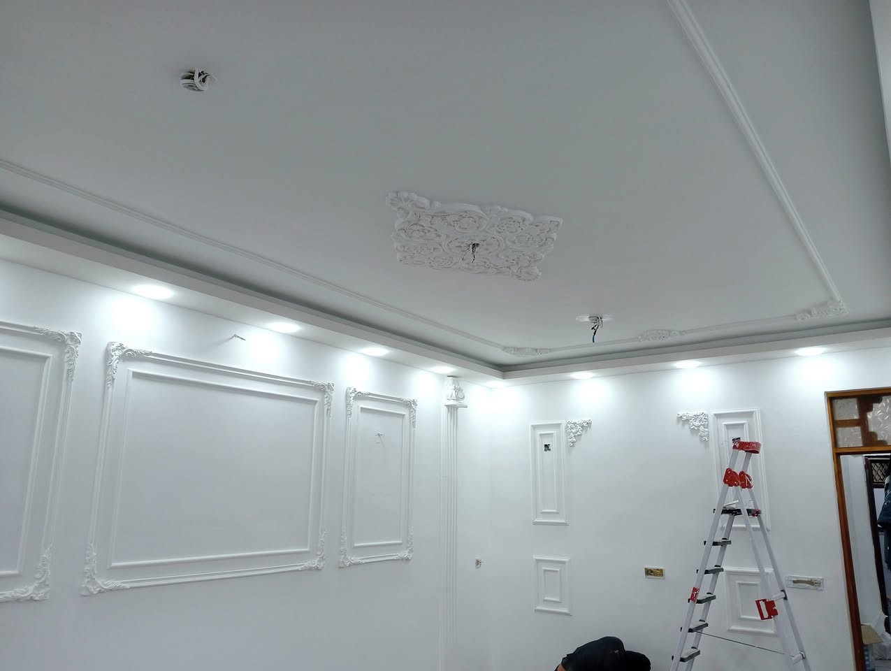 سلام عليكم صباغ وديكورات غرف نوم وغرف اطفال واجهات وحديد  شغل درجه اولى وسعارنا مناسبه
*********** كادر ابو ذوالفقار الصباغ 🌹🌹.  متفرغ حالين اسعار مناسبه
جوتن دائما مميزه وضمان البيتك
