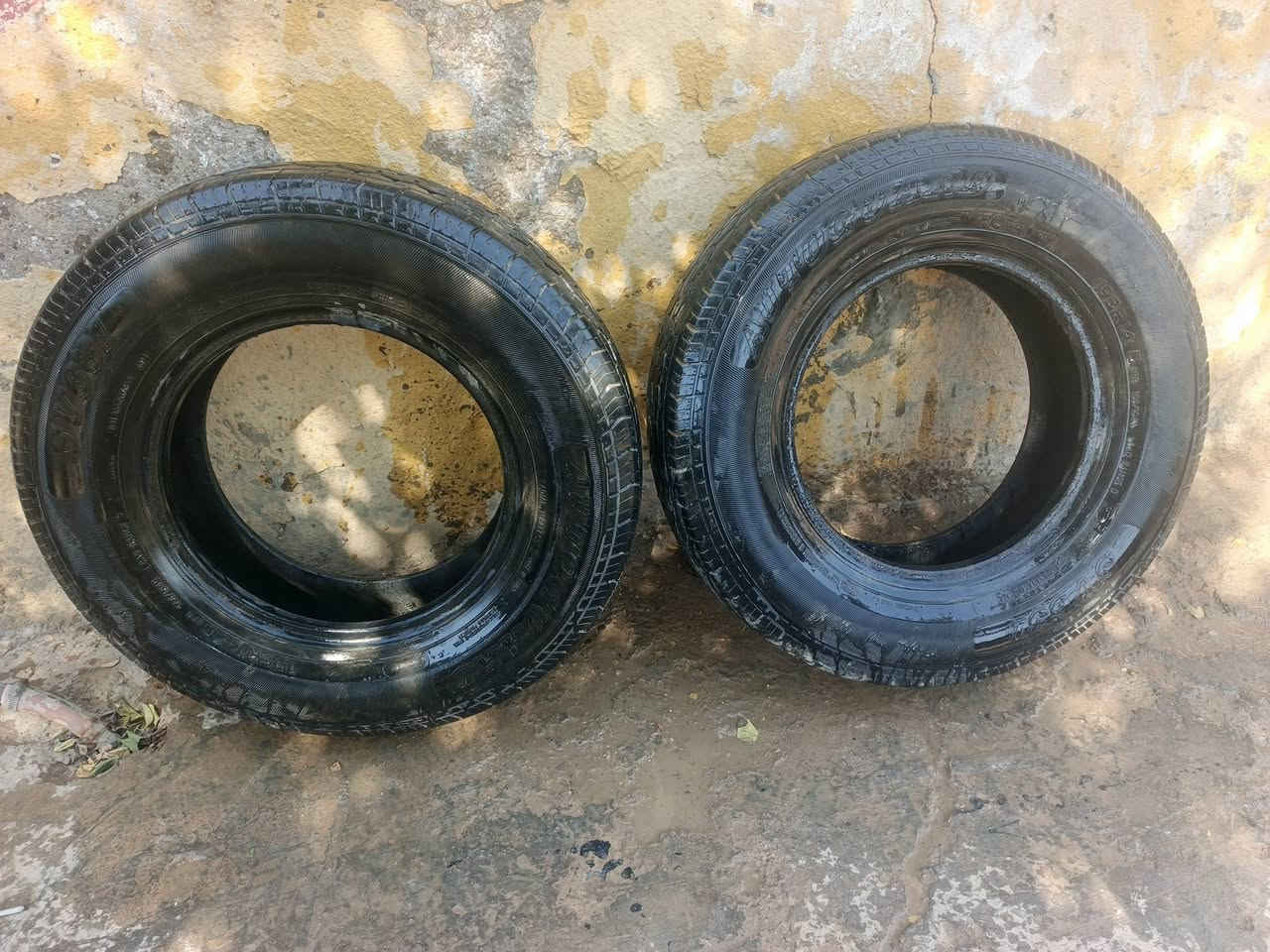 سلام عليكم كير 3000 بس الثاني ما يجي و الباقي فول وذني زوج تايرات 14 ماشيات شهر  الشراي بي خير ويتدلل***********
