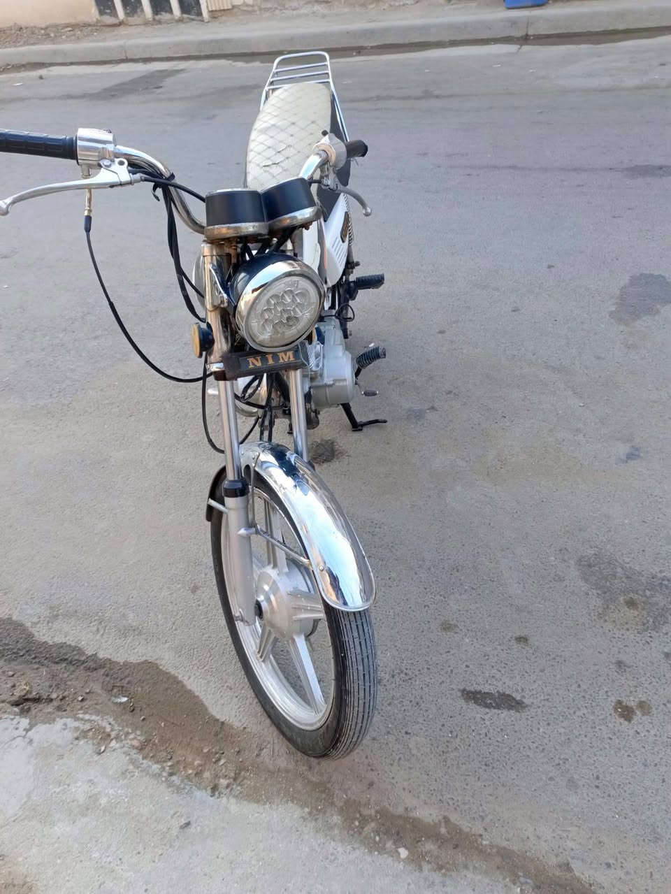 السلام عليكم دراجه للبيع مكينه مبدل بس ولفات نضيفه ما بيهة اي نقص السعر 450 و بيهة مجال  العنوان بغداد الشعب للاستفسار *********** واتساب
