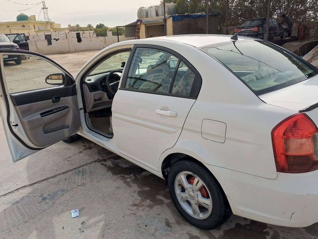 سلام عليكم  اكسنت للبيع موديل 2008 لسياره بيه جاملغ امامي فقط لباقي كله مكفول سياره محرك 1600 سياره تبريد تدفئه كامله متحط عليه ربع دينار تايرات جدد شاشه كير محرك كله مكفول مكاني الرمادي إلي يريده يراسلني عله هاذه لرقم ***********
