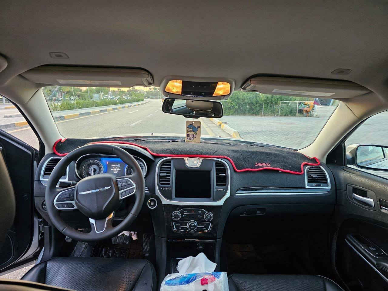 السلام عليكم...
كرايسلر 300 اوباما 2023 
ماشية 30.000 
ستة سلندر 
حادث بداية الجاملغ وبداية البنيد موضح بالصور بدون دواخل 
مواصفات التيورنك معروفة 

كير مكينة حدادية كهربائيات كلهة بشرط. 
رقم بغداد هزة جديدة شرط التحويل. 
السعر: (300 ورقة يعني 3 شدات وبيها مجال جدأ بسيط حك جيتك ) 
مكان السيارة بغداد البياع 
للتواصل عل الرقم فقط.... 

 *********** بغداد, العراق
