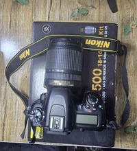 نيكون 7500 • عدسة 18-140 • شاشة لمس