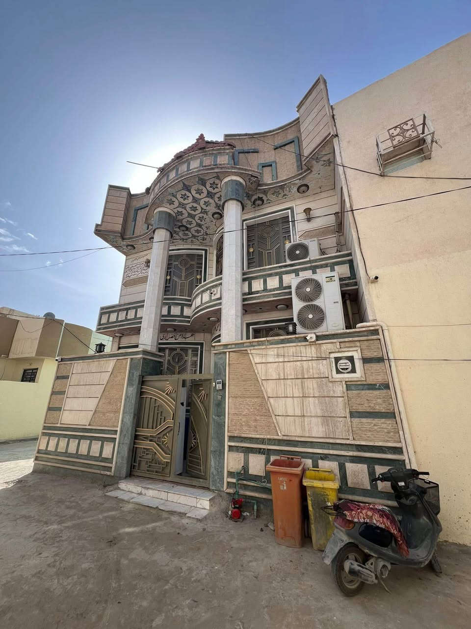 السلام عليكم 🤝

كل هذا جمال الدار (220) مليون ✅

دار المساحه 100 متر طابقين للبيع 💯

طابو زراعي سند 25 اقرار محكمه من صاحب الارض 🈴

العنوان كربلاء قرب باب بغداد خلف شقق العتبه الحسينيه 💯

الدار يصلح حسينيه او سكن ⚡️

كافه الخدمات متوفره ماء ومجاري وكهرباء ⛩️

يبعد عن باب بغداد 600 متر 🈴🈴

الدار يتكون من غرفتين نوم وصاله واستقبال ومطبخ حار بارد و 3مجاميع صحيه 

للأستفسار آكثر الأتصال على أرقآم التأليه 📞

0️⃣7️⃣7️⃣2️⃣5️⃣9️⃣8️⃣1️⃣9️⃣4️⃣5️⃣ابو باقر 

0️⃣7️⃣8️⃣0️⃣8️⃣9️⃣9️⃣8️⃣8️⃣1️⃣8️⃣

0️⃣7️⃣7️⃣1️⃣9️⃣8️⃣0️⃣8️⃣1️⃣6️⃣5️⃣ابو علي 

وكذالك نستقبل جميع العروض لديكم في كافه مناطق كربلاء المقدسه 🌆🌆

   @إشارة

 #المتابعين

 #الجميع كربلاء, العراق
