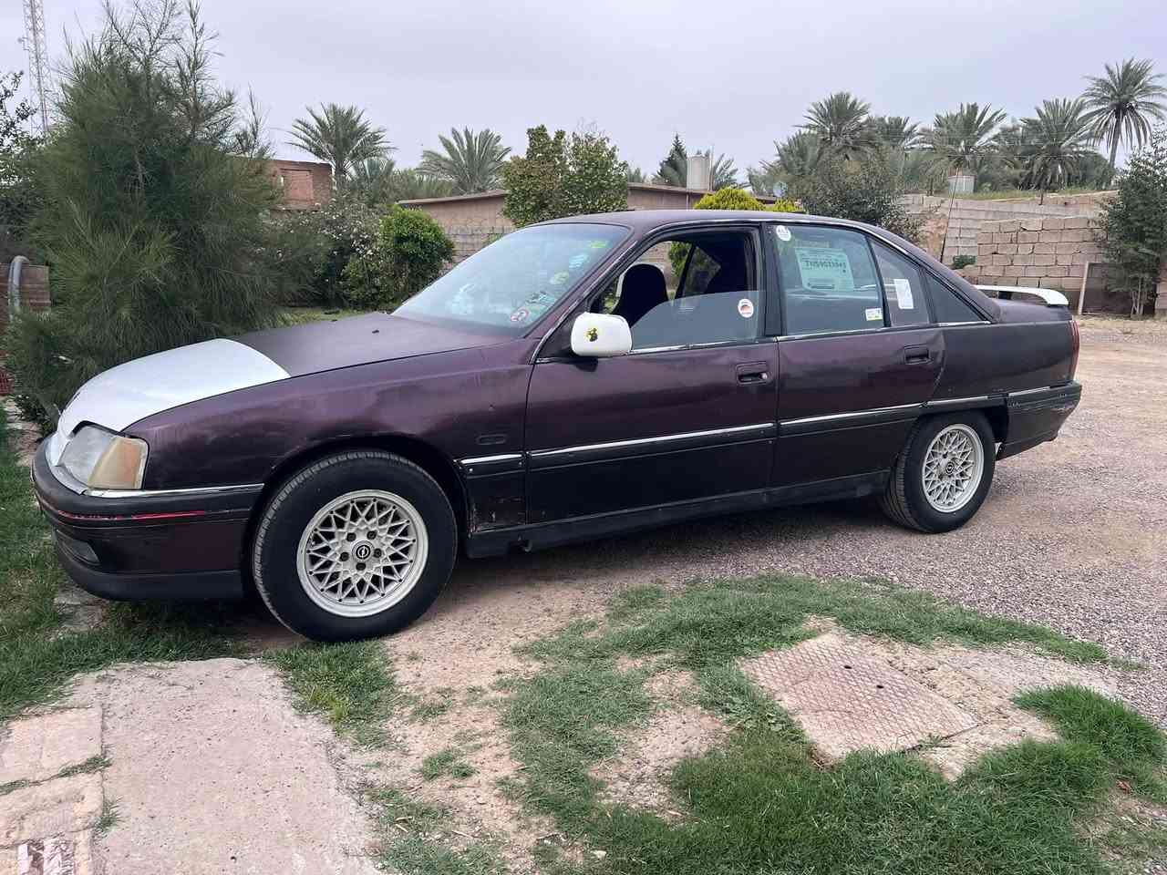 السلام عليكم للبيع اوبل اوميكا حجم 20 موديل 92 گير محرك شرط گير عادي تخم تاير جديد صدر امامي جديد رقم كركوك شرط التحويل مكان السياره قضاء العلم 
السعر 28 $ ورقه وبيها مجال قليل 
***********

