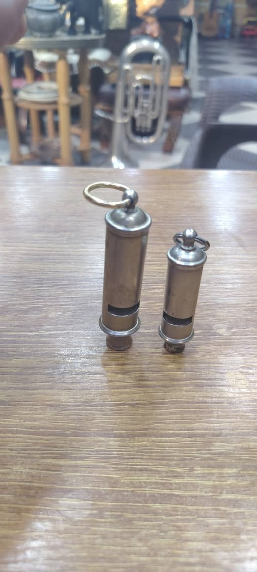 صفارات شرطه انتيك واتساب *********** العنوان ديالى خانقين يوجد توصيل
