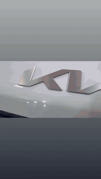 السلام عليكم سورنتو للبيع موديل 2025 خليجيه سياره ماشيه 26 الف بعده بحاله الزيرو مكفوله كفاله داتا شو ويل 20 عنوان بغداد السعر اتصل ***********
