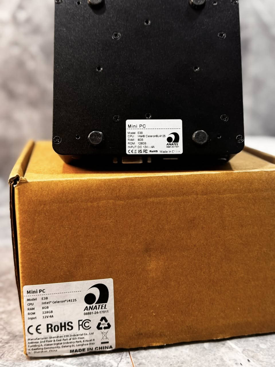 متوفر ميني بي سي 
Mini-pc 
عليه نظام وندوز 10 
ويرهم راوتر وموزع لانات هم
هاي مواصفاته بالصورة
السعر 125،000 مع التوصيل
على الخاص او على الواتساب
***********
