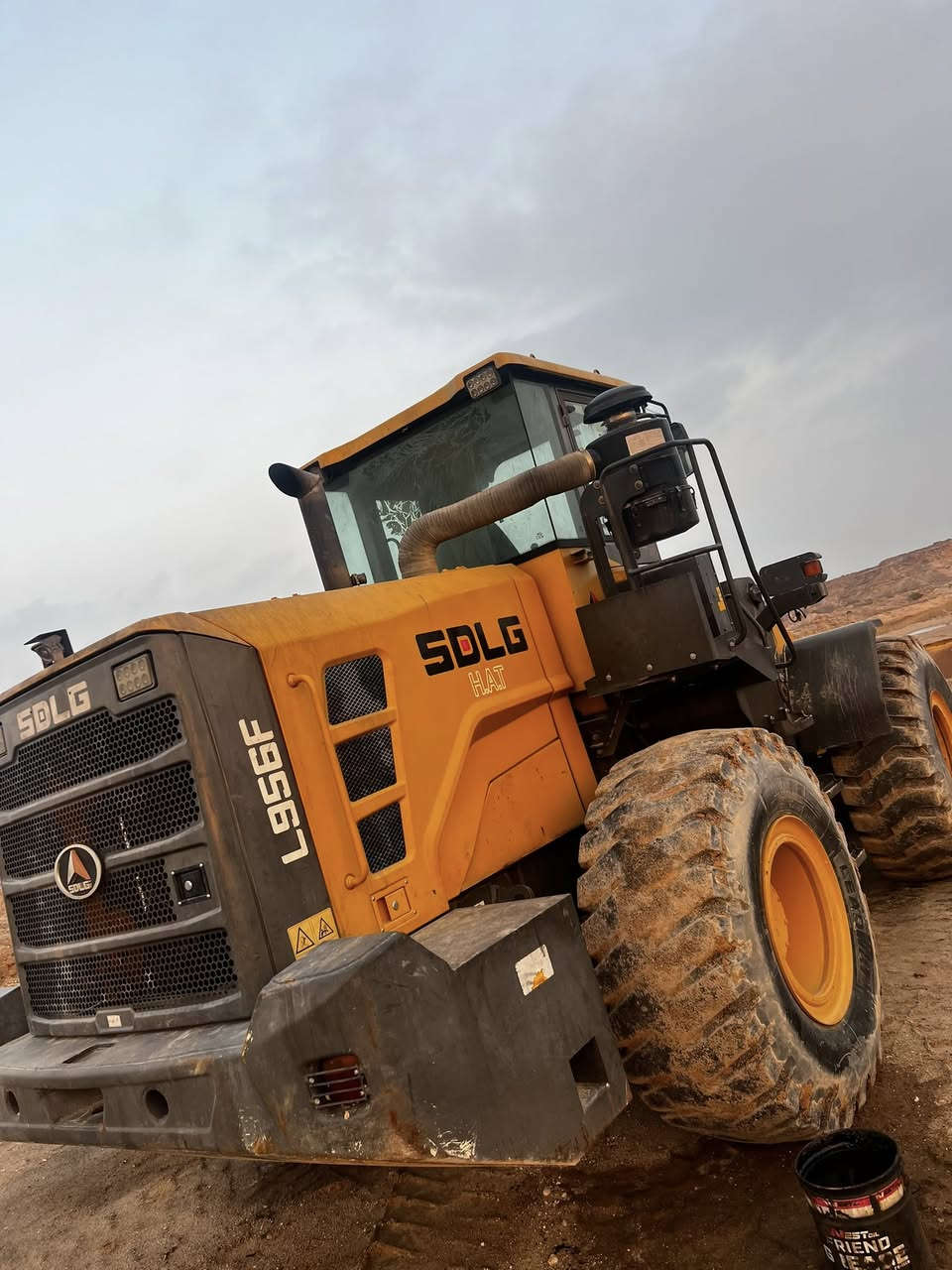 السلام عليكم 
شفل صيني LG956
2022 
رقم واسط انكليزي 
مكفول 
المكان البصره 
السعر 430 
 بيع او مراوس 
***********
