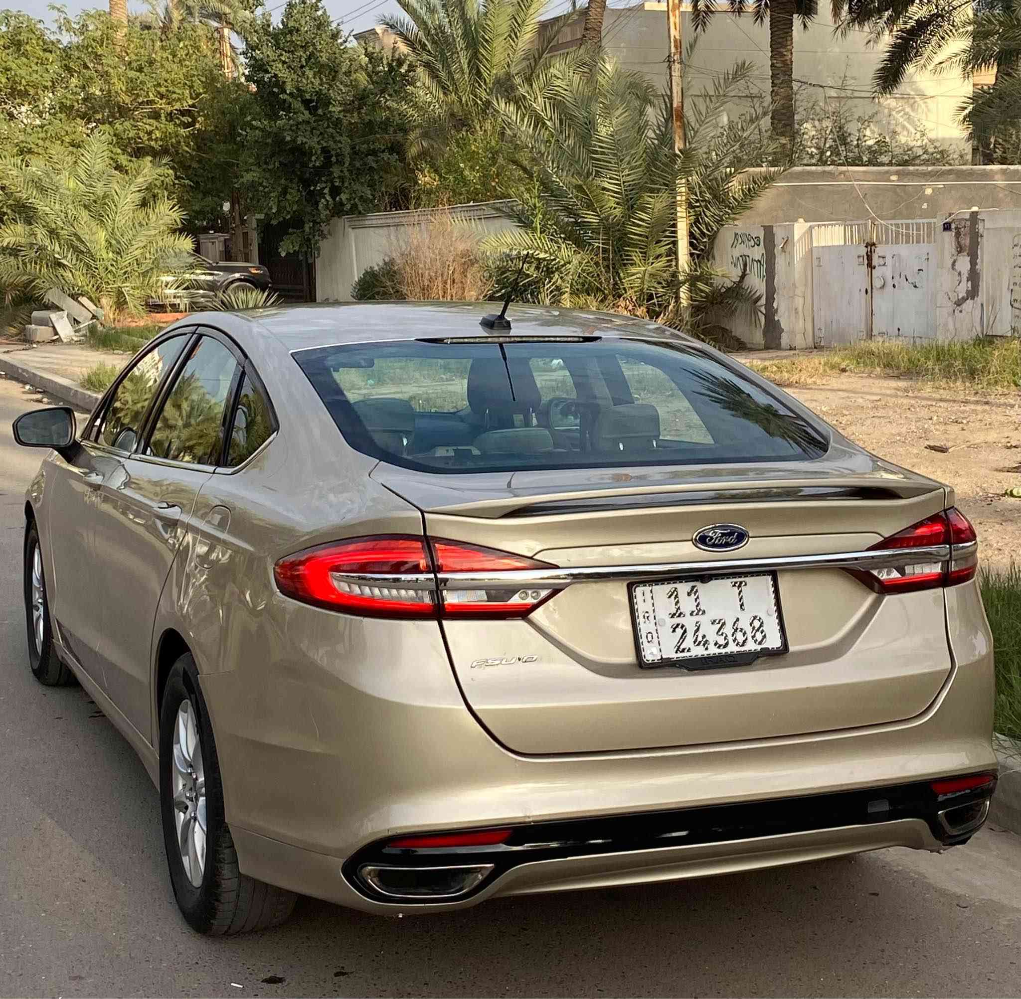 السلام عليكم للبيع فورد فيوجن 2017 وارد امريكي حادث خلفي بدون دواخل ٣ قطع صبغ مواصفات ( محرك 2.5 تنفس طبيعي المرغوب - كير ماوس - بصمة - بكلايتات لد - كامرة دوارة + شاشة وسط بلوتوث - ويل كب حجم ١٦ - تحكمات ستيرن جهتين - هاند بريك بصمة ) وباقي المواصفات المعروفة 
محرك وكير ممفتوحات 
صدر وتخم تاير جدد 
السيارة جاهزة بدون اي نقص 

رقم بغداد ب اسمي هزة وسنوية وارقام كلهن جدد

السعر 109 ورقات وبيها مجال 
 للاتصال *********** بغداد, العراق
