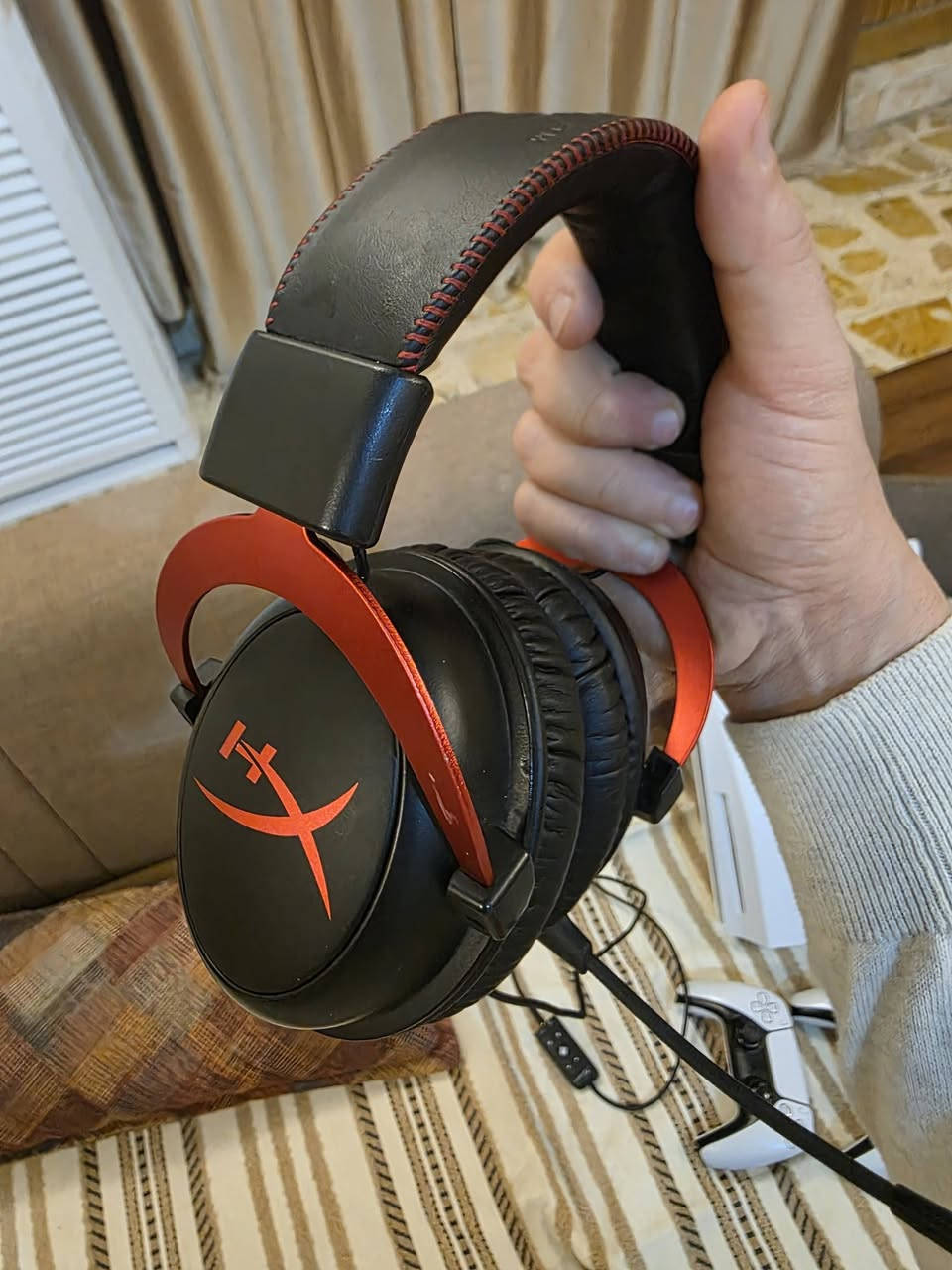 السلام عليكم
بلي فايف فات محدث اخر اصدار
 مع الجوستك الاجه وياه و كارتونته واغراضه كامله 
و جوستك بلي ٥ اصلي اضافي
و سماعه هايبر كلاود ٢ الواير الخاصه بلكيمنك بدون كارتون نظيفه ميه بلميه مع الادابتر اللي بيه تحكماتها كامله الميعرفها يبحث عنها
السعر المطلوب ٦٢٥الف 

وشكرا واعتذر عن الاطاله 

راسلني خاص

مكاني بغداد واليريد يجي يجيكه وياخذه اهلا وسهلا واذا توصيل هم متوفر


**إذا كنت صاحب هذا الإعلان وتريد حذفه لأي سبب، رجاءا أرسل رسالة إلى الدعم الفني**