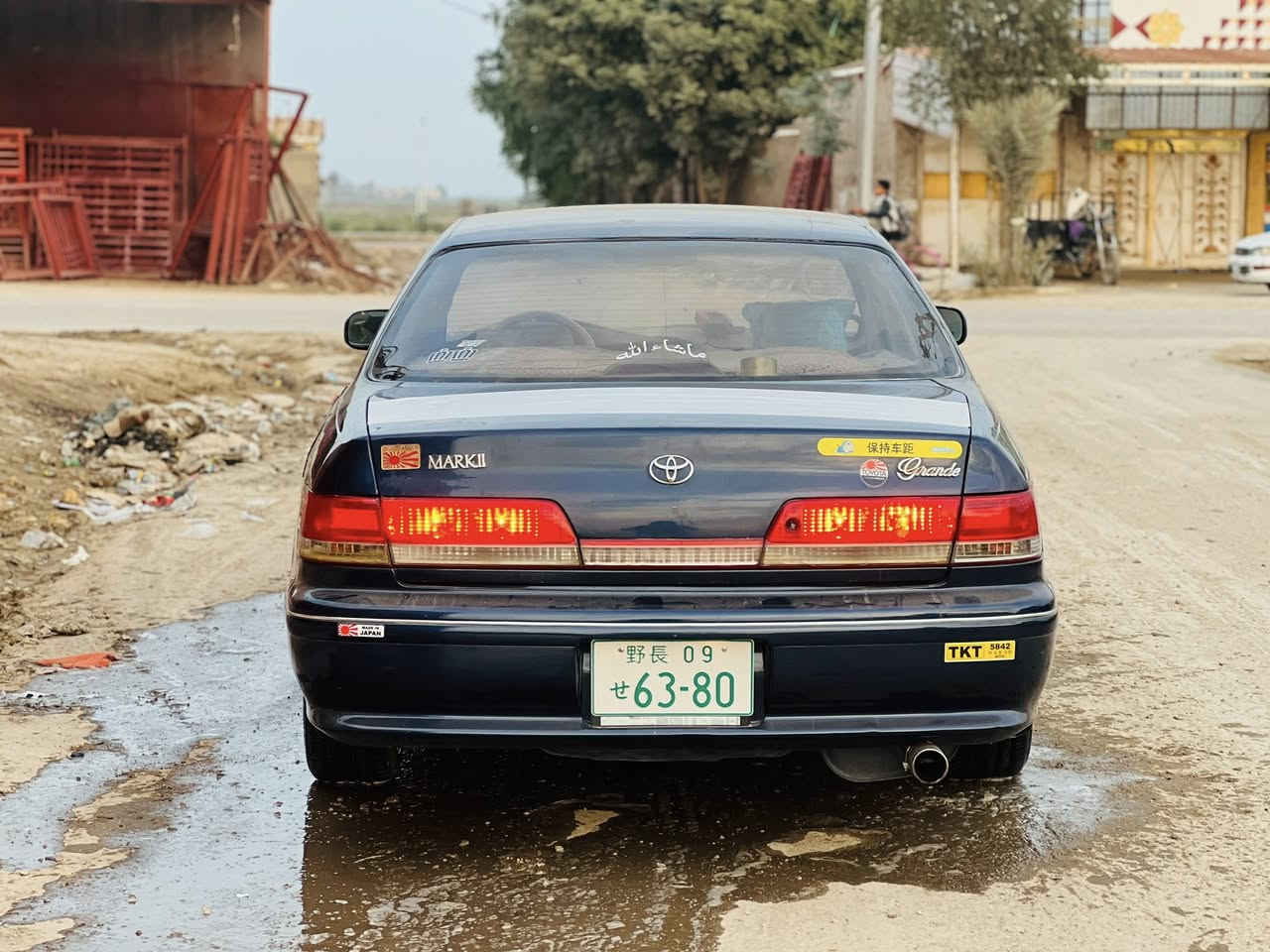 السلام عليكم للبيع مارك لفينيه رقم نجف نكليزي سنويه2031 بسمي سياره جديده وكفاله جاهزه عل اخرحبايه 
استوني شاد مكينه وكير ونجي ناعم 
حداديه جديده 
تخم تاير جديد 
غرفه جديده 
سياره معمره تعمير100/100مال جناي جاهزه من كلشي 
لسعر70 وبيه مجال 
مكاني دوانيه قضاء لمهناويه 
***********
