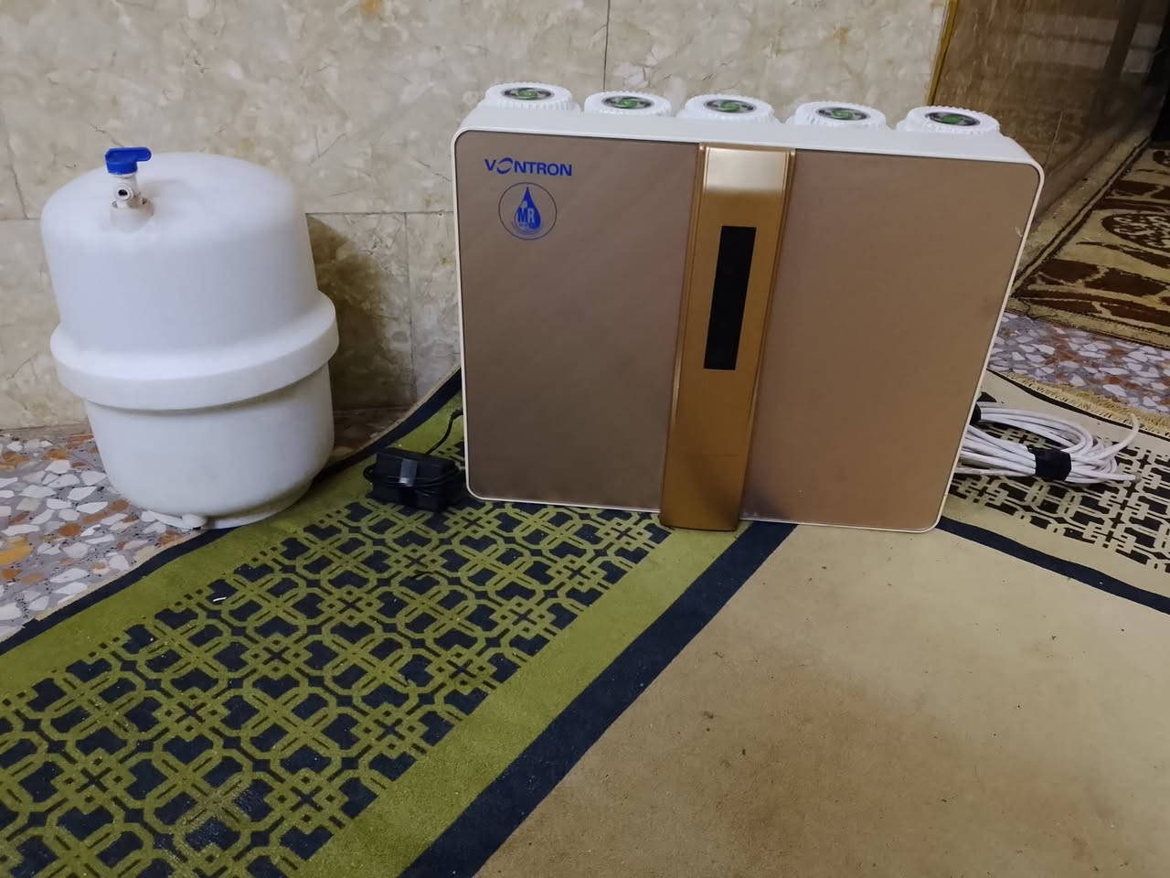 السلام عليكم
فلتر تحليه مياه نقيه للمنزل 
فلتر متكون من 6مراحل لتحليه المياه 
الفلتر شركه نبع الوارث 
السعر 50 قابل للتفاوض 
المكان حي اور مقابل سنتر حي اور 
للاستفسار الاتصال ***********
