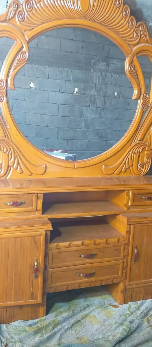 السلام عليكم شباب غرفة عراقية نضيفا كلش استعمال شهرين فقط زلغ مابيها الاستفسار رقم *********** العنوان البصره
