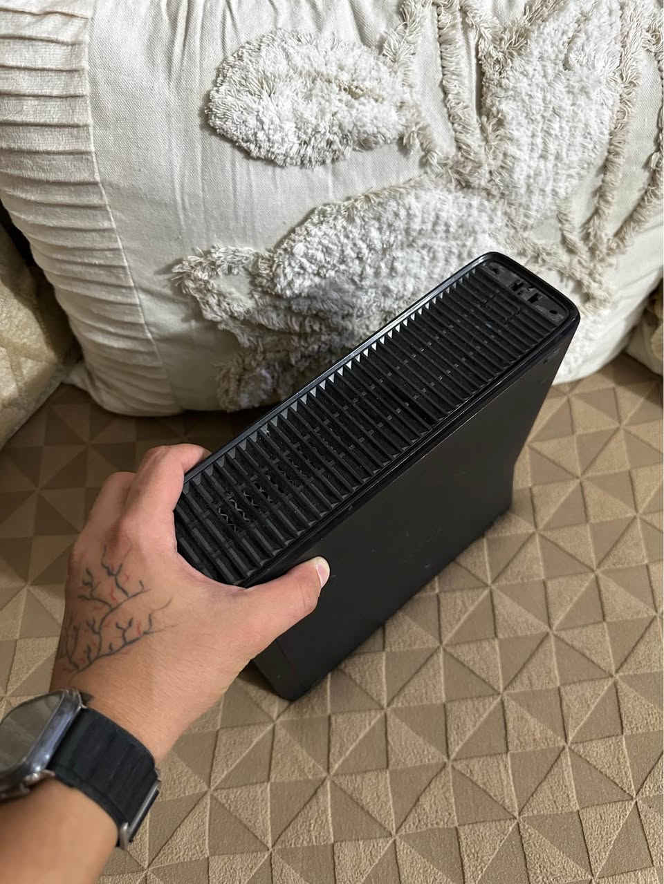 جهاز نظيف ومداخل تصليح هارد 250 GB بي 130 لعبه كلهن قويات وحديثات ويا جوستكات ثنين شغالات وايرلس غراضه كامله شرط مداخل تصليح ومكفول مكاني بغداد حي الجهاد السعر 85 وبي مجال الله شاهد مشتري جديد من 2018 
***********
موجود واتساب بغداد, العراق
