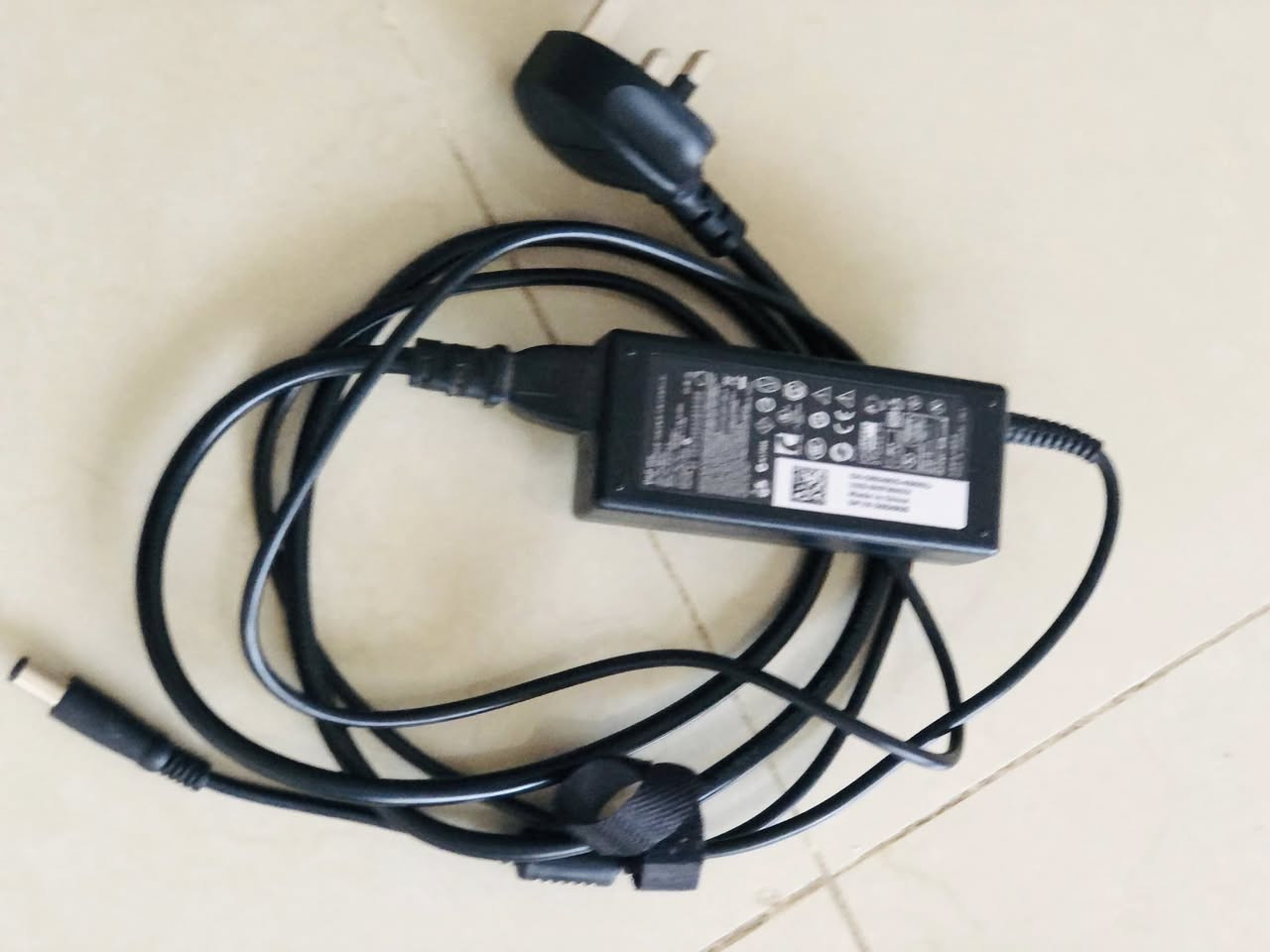 السلام عليكم..لابتوب للبيع نوع DELL دبل بطاريه  مساحت التخزين الابتوب ٢٩٨ نضيفه ومكفوله مع كامل معداتها كيبل شاحن جديد  وايضا ماوس  الاستفسار ***********
وايضا متواجد على خاص ….
