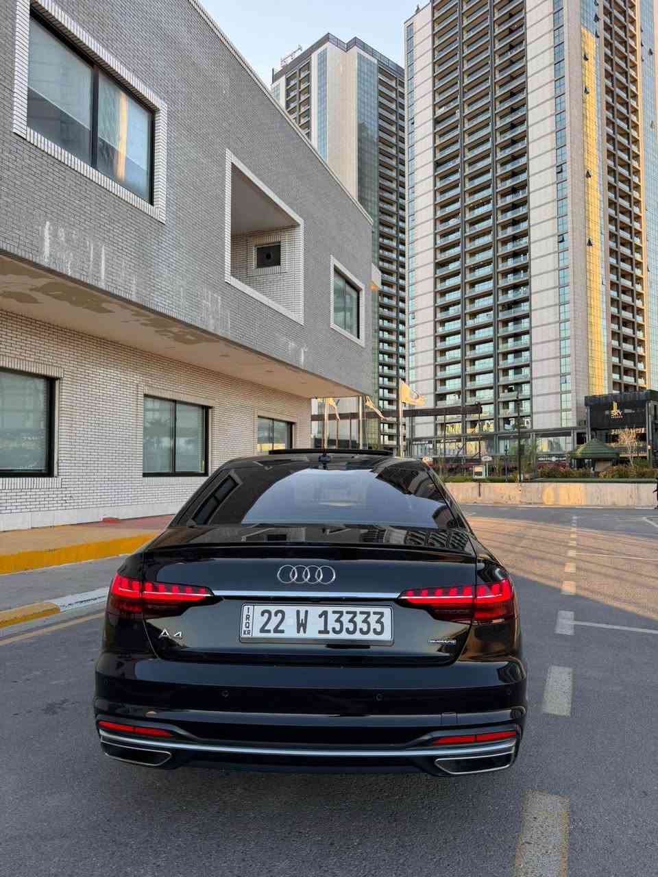 Audi A4 Sline 2022
فوول فوول مواصفات
بصمة
كشنات جلد- خزن - كهرباء- تبريد و تدفئة 
سلايحساسات امامي و خلفي
بردة كهربائية
فوليوم
كروز سرعة
بريك لمس
تبريد لمس 
شاشة جبير
كيج دجتال الكتروني
كامرة ٣٦٠ درجة
لايتات بلادي ليد 
بجم خلف كبس بدون ضربة 
سيارة بي صبغ بابين بدون ضربة عل خدوش صابغين
سعر:٢١٥ بي مجال بصيط للطيبين
***********
مكان سيارة: اربيل🌍 أربيل, العراق
