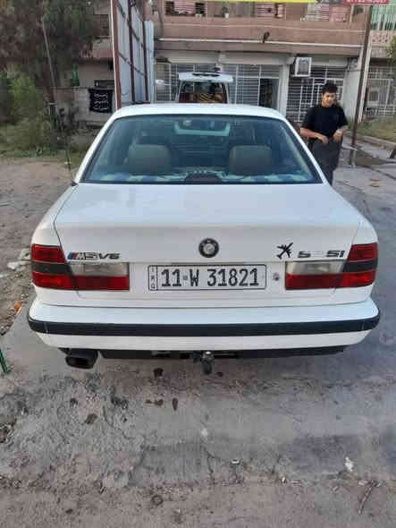 525اصل 
محرك مفتوح كير اوتو 
رقم بغداد مكانها ديالى 
السيارة بلاد داخل اسود مخمل 
تبريد تدفئه شغال 
تحويل ثاني يوم رقم صاحب السيارة 
*********** واتساب
