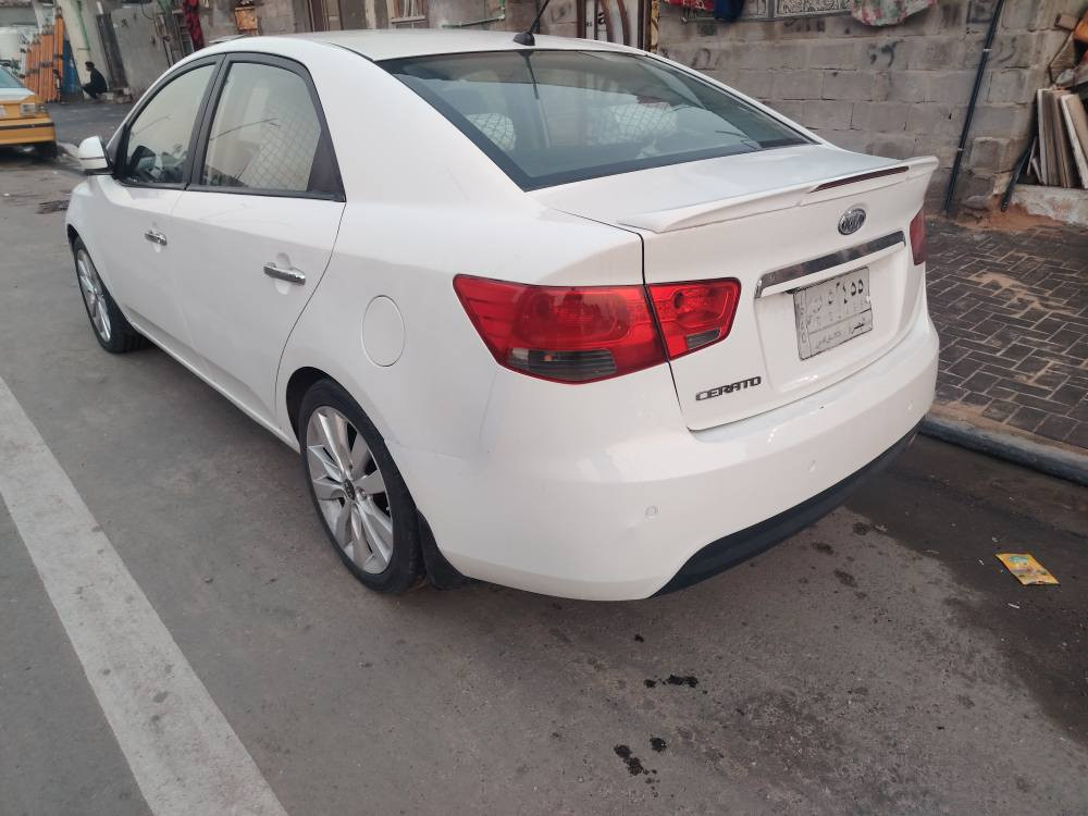 السلام عليكم 
سيراتو مديل 2013 رقم بصره تحويل 
مكينه ١٦٠٠ كير كهربائيات كفاله السياره 
الاستفسار *********** السعر 95 وبيها مجال البصرة, العراق
