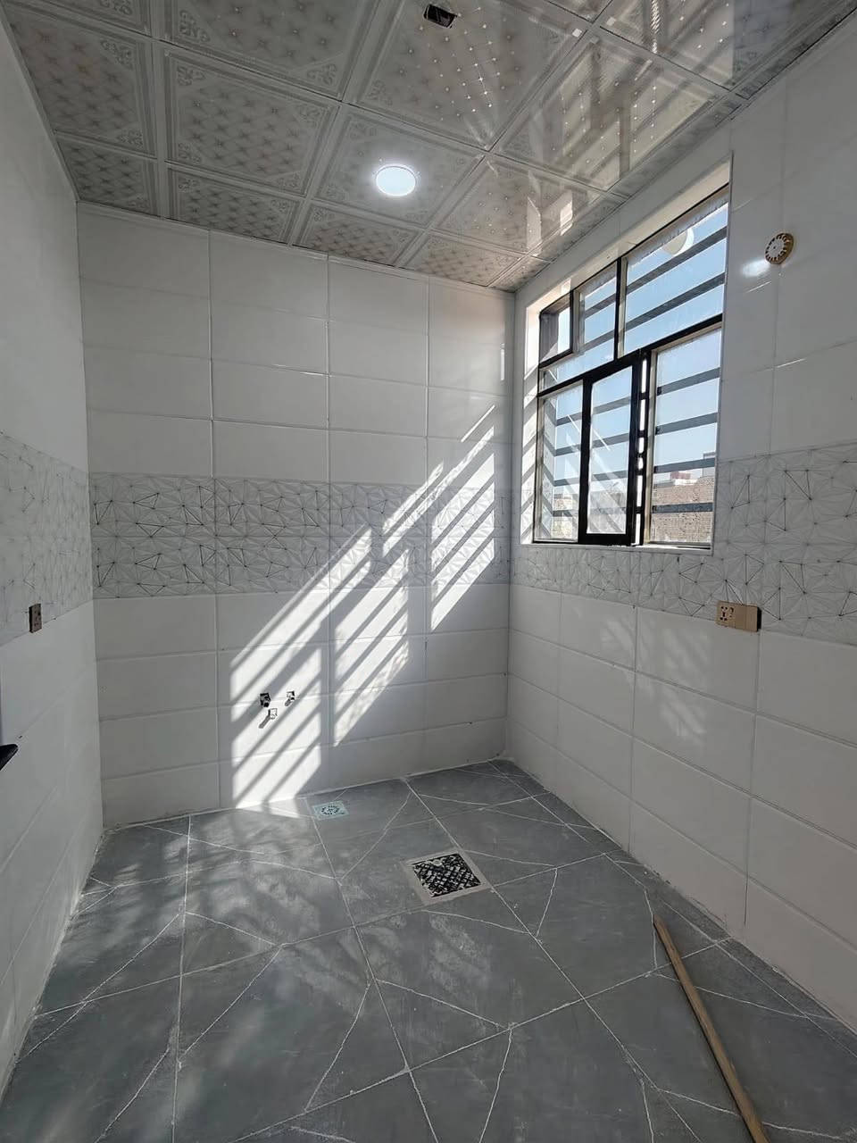 بيت للبيع مساحه 50 طابو زراعي سند 25 قرار محكمه
بسعر 21وبي مجال
عنوان البيت نجف مقابل  قرية الغدير   تفاصيل 
غرف نوم 1صاله مطبخ  وصحيات 

عنوان المكتب مقابل قريه الغدير عمود 262مكتب النور للعقار 
للاستفسار اتصل على ***********أو مراسله واتساب
