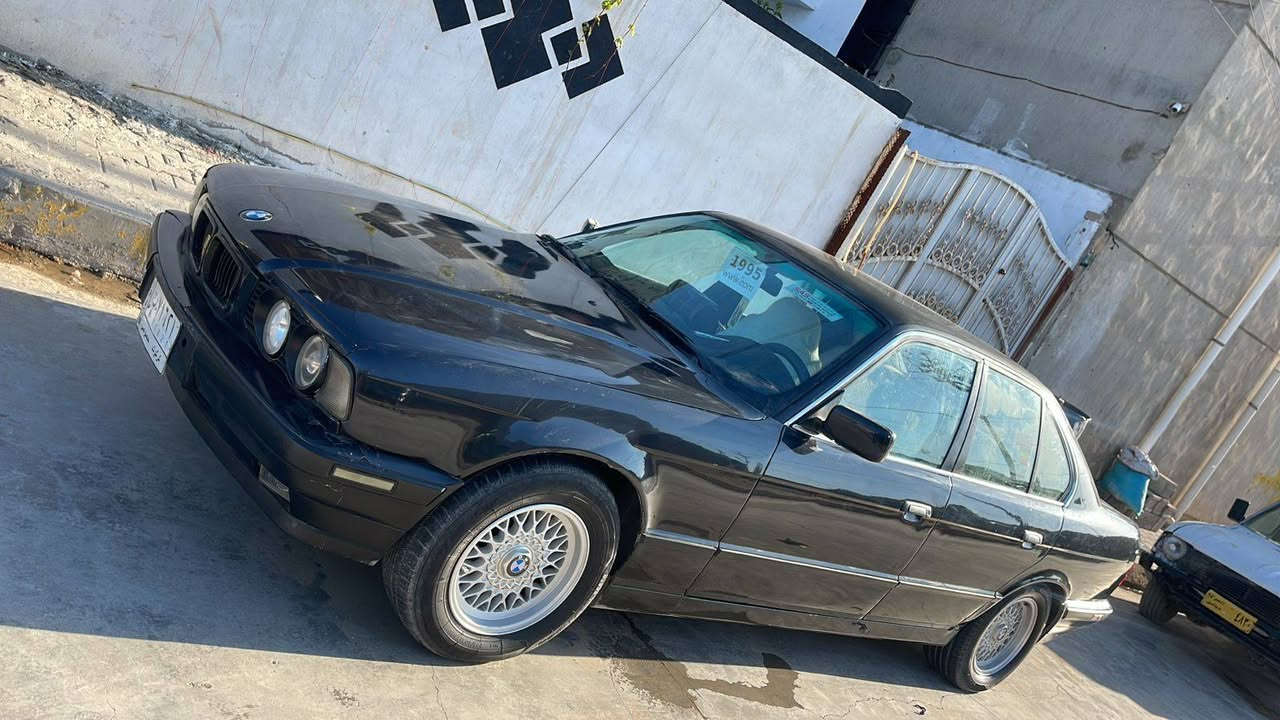 سلام عليكم اخوان بي، ام ٥٢٥ اصل فصل موديل ١٩٩١ وراد ياباني رقم كركوك لحد ال ٢٨ المكان كركوك السايره جاهزه السعر ٥٠ وبي مجال المكان كركوك  *********** ***********
